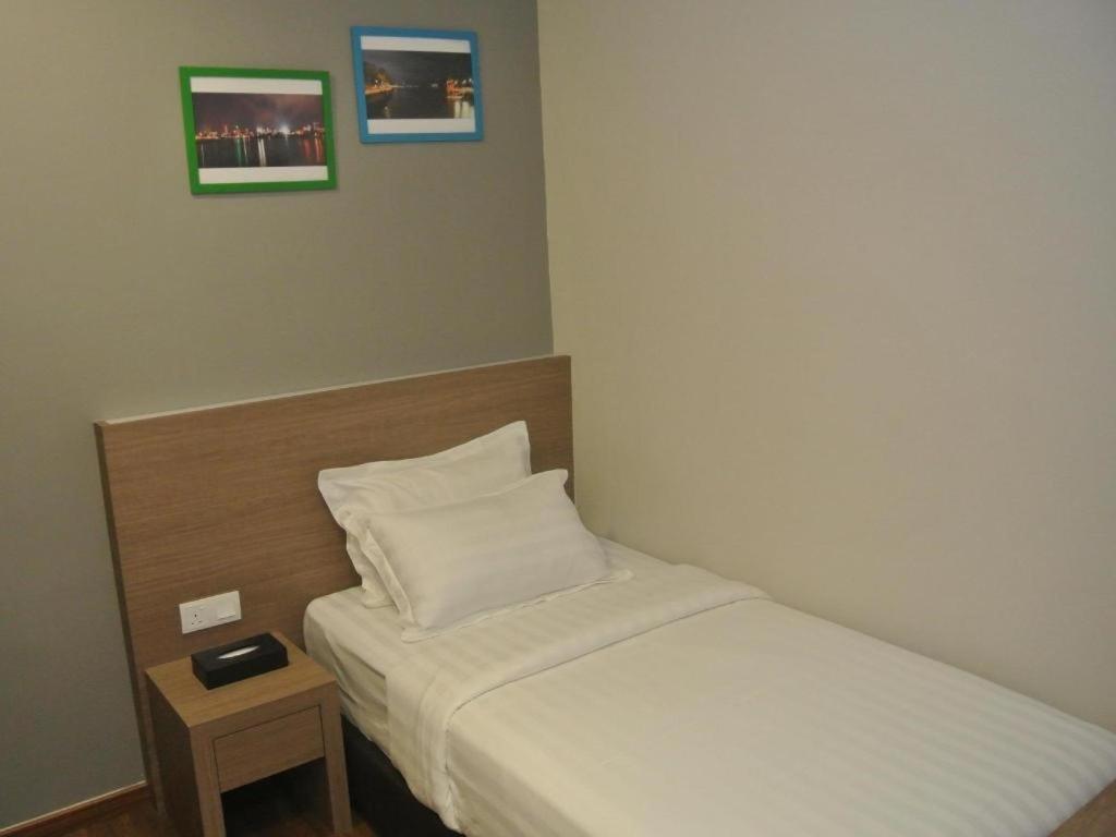 Riverside Boutique Hotel Kuantan Esterno foto